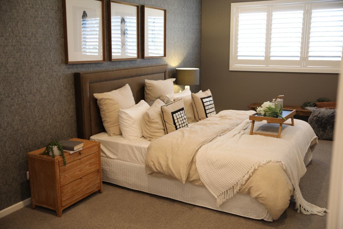 Apartment Bedroom Decor Ideas That Make Small Spaces Feel Cozy, Stylish, and Surprisingly Spacious